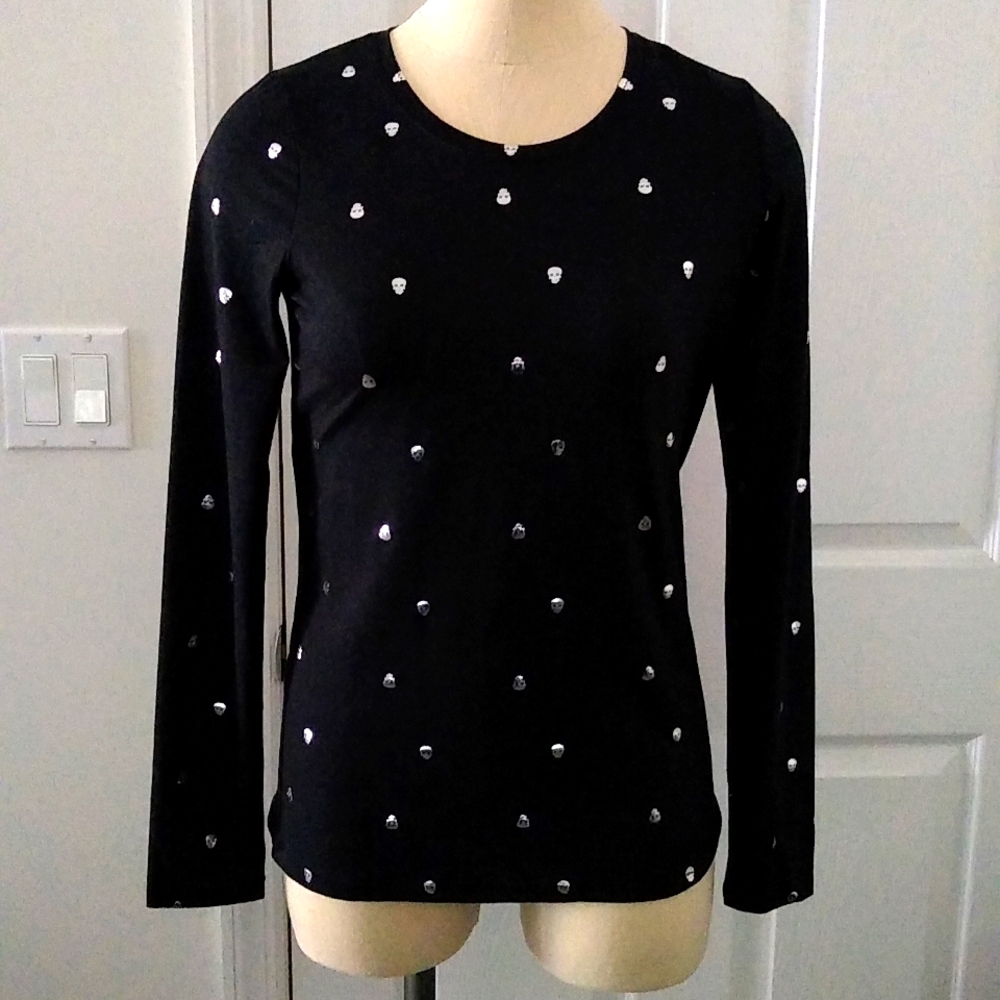 Poof Silver Skulls Top 💀
